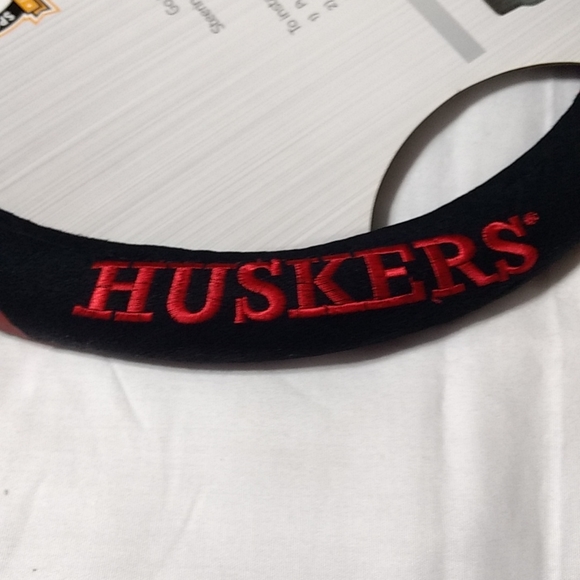 Nebraska Steering Wheel Cover and Window Banner - Picture 3 of 6